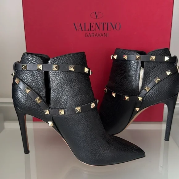 Valentino Garavani Rockstud Ankle Boots Size 37 - Picture 5 of 6